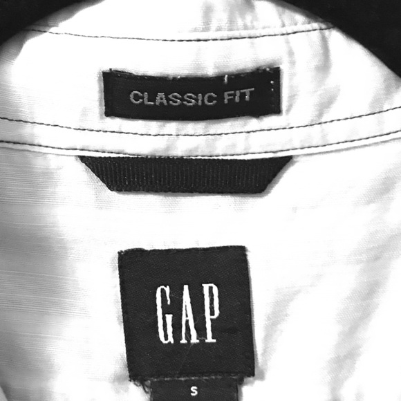 Gap classic fit button down - Picture 2 of 3